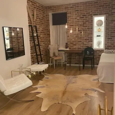 Comfy Little In The Center Of Апартаменты