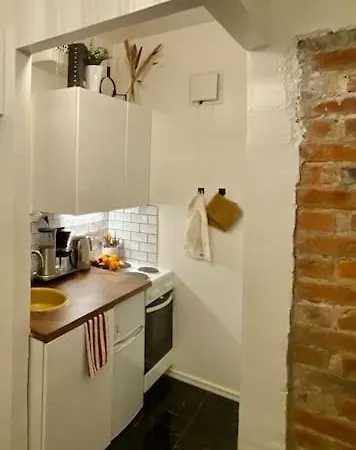 Comfy Little In The Center Of *