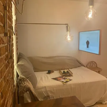 Comfy Little In The Center Of Апартаменты
