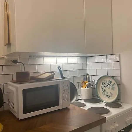 Апартаменты Comfy Little In The Center Of *